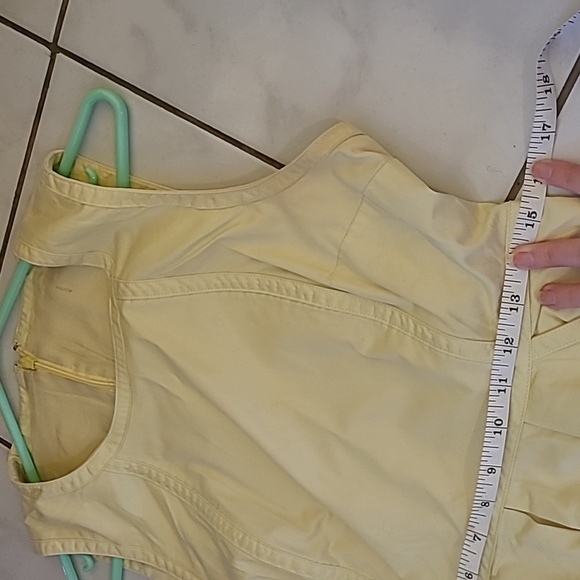 Yellow dress with pockets - Picture 9 of 10